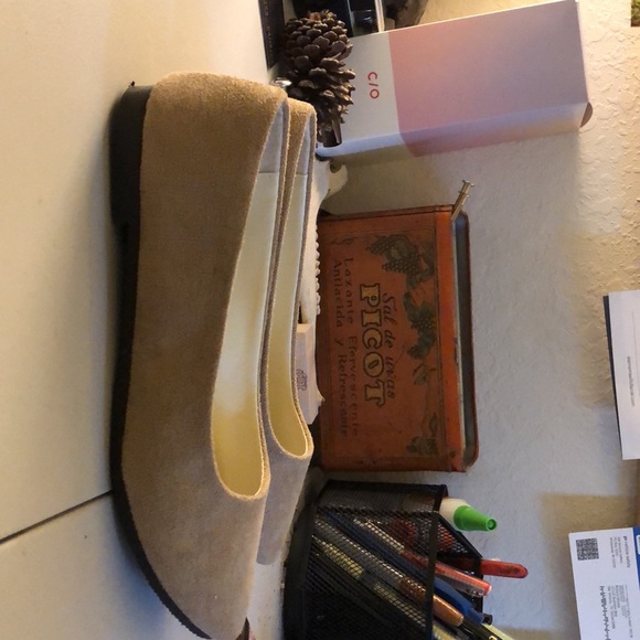 Beige suede ballet flats - Picture 3 of 3